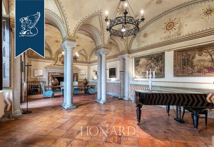 Image No.16-10 Bed Villa for sale