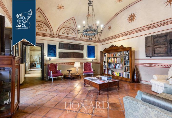 Image No.18-10 Bed Villa for sale