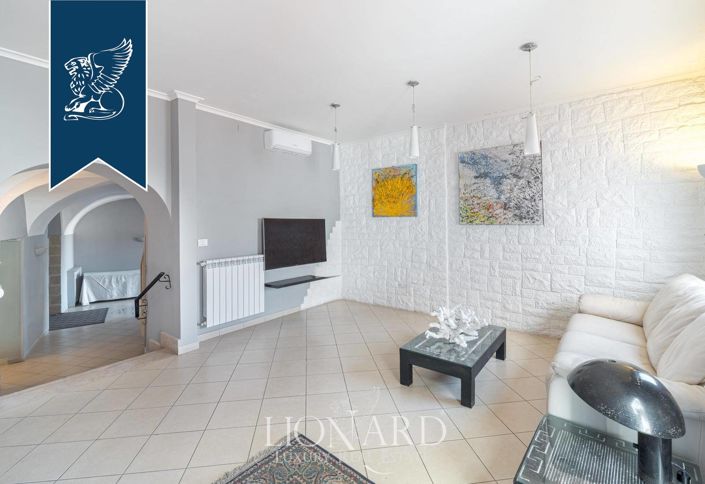 Image No.10-13 Bed Hotel for sale