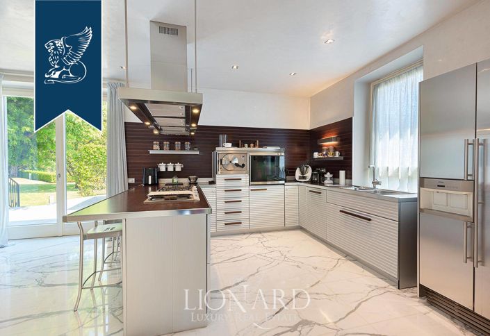 Image No.20-5 Bed Villa for sale