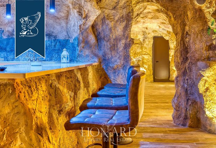 Image No.18-4 Bed Villa for sale