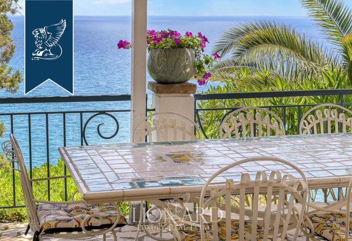 Image No.10-4 Bed Villa for sale