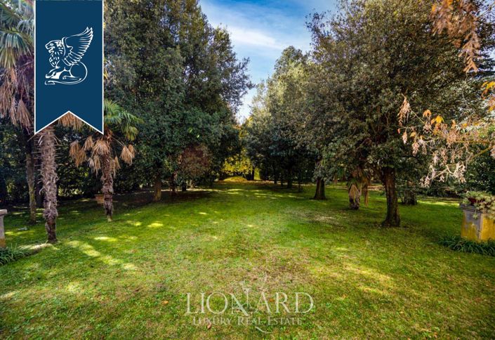 Image No.14-10 Bed Villa for sale