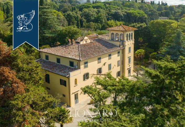 Image No.7-10 Bed Villa for sale