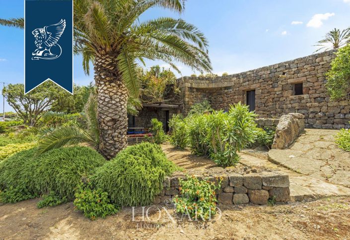 Image No.10-5 Bed Villa for sale