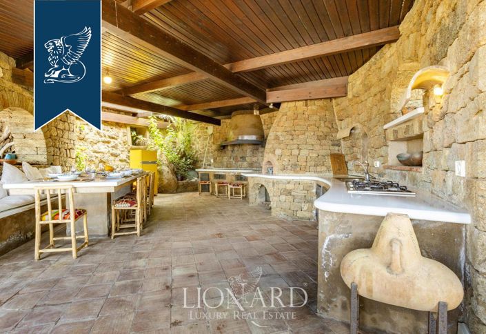 Image No.14-5 Bed Villa for sale