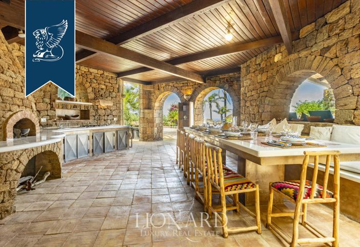 Image No.15-5 Bed Villa for sale