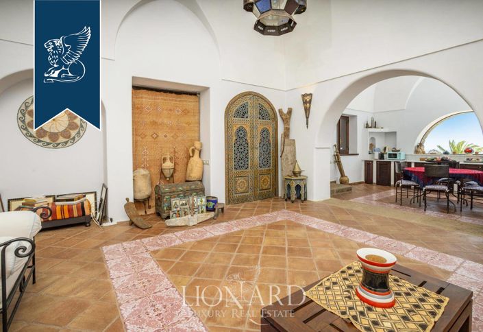 Image No.20-5 Bed Villa for sale