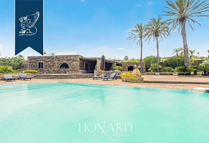 Image No.5-5 Bed Villa for sale