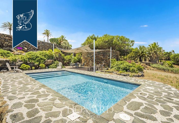 Image No.8-5 Bed Villa for sale