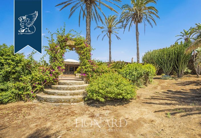 Image No.9-5 Bed Villa for sale