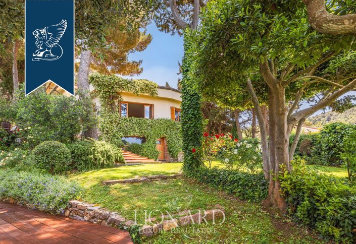 Image No.17-8 Bed Villa for sale