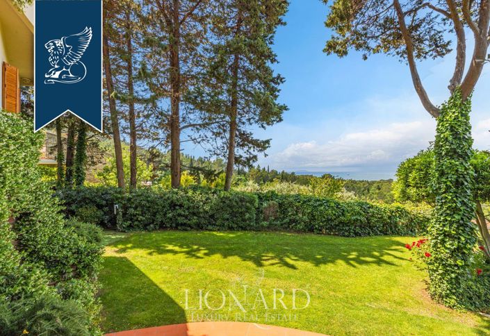 Image No.20-8 Bed Villa for sale