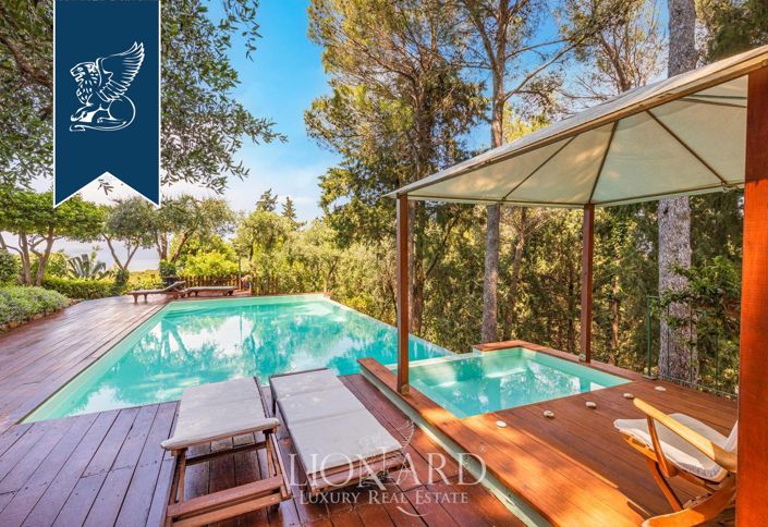 Image No.4-8 Bed Villa for sale