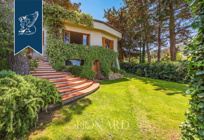 Image No.7-8 Bed Villa for sale