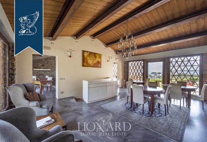 Image No.19-11 Bed Hotel for sale