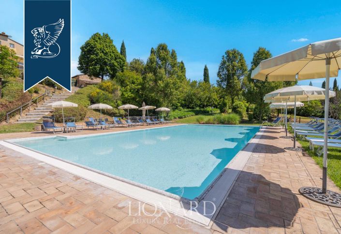 Image No.4-24 Bed Hotel for sale