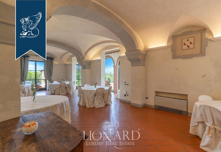 Image No.15-14 Bed Farmhouse for sale