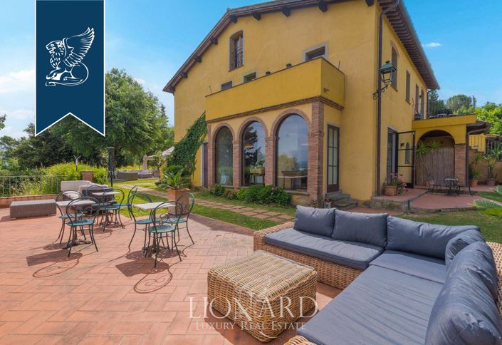 Image No.3-14 Bed Farmhouse for sale