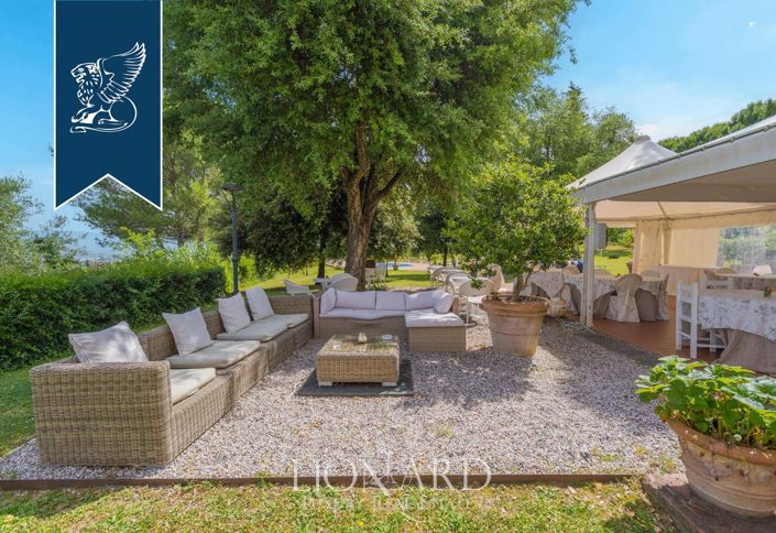 Image No.4-14 Bed Farmhouse for sale