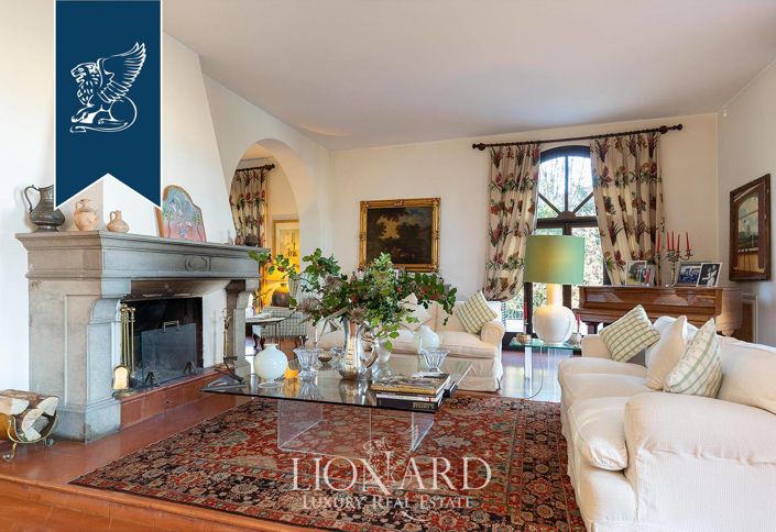 Image No.10-9 Bed Villa for sale