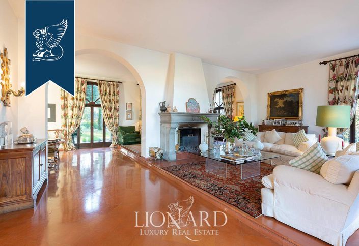 Image No.11-9 Bed Villa for sale