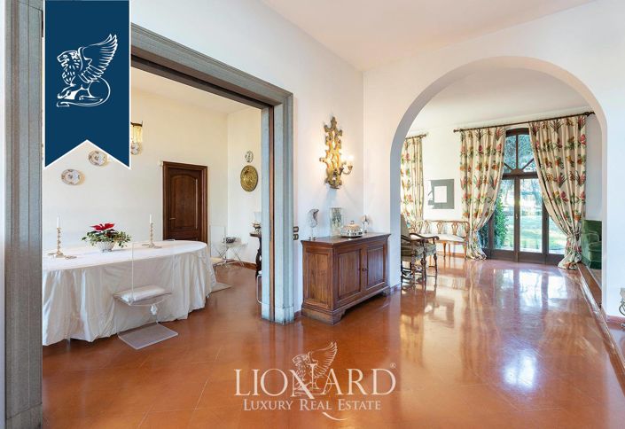 Image No.14-9 Bed Villa for sale