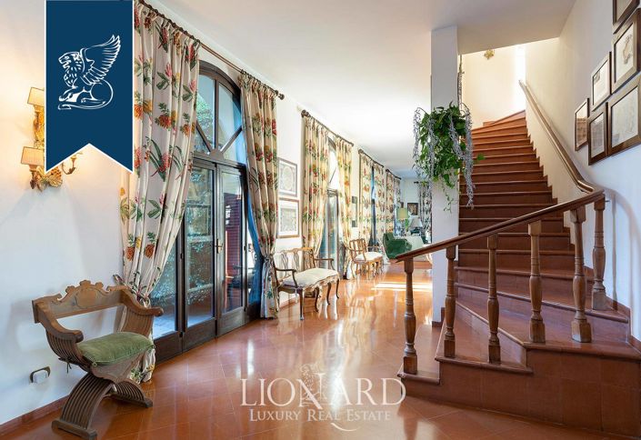 Image No.18-9 Bed Villa for sale