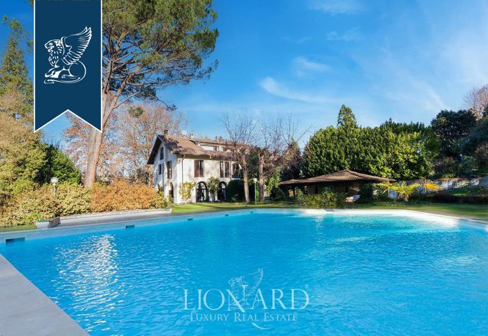 Image No.2-9 Bed Villa for sale