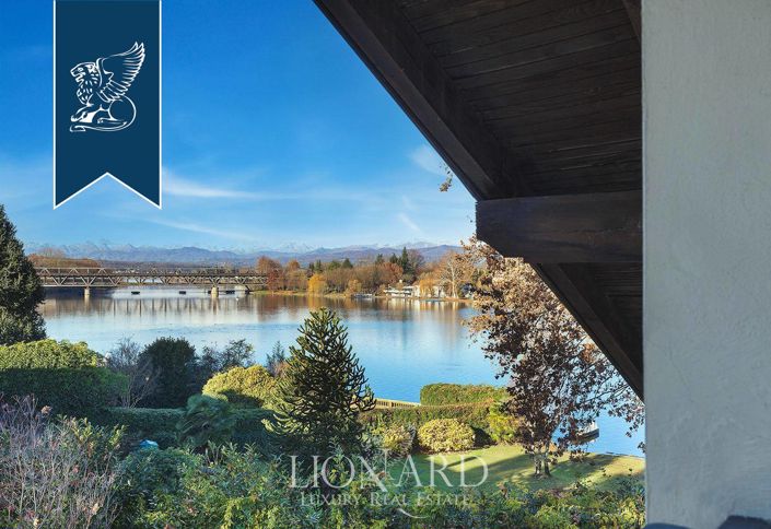 Image No.3-9 Bed Villa for sale