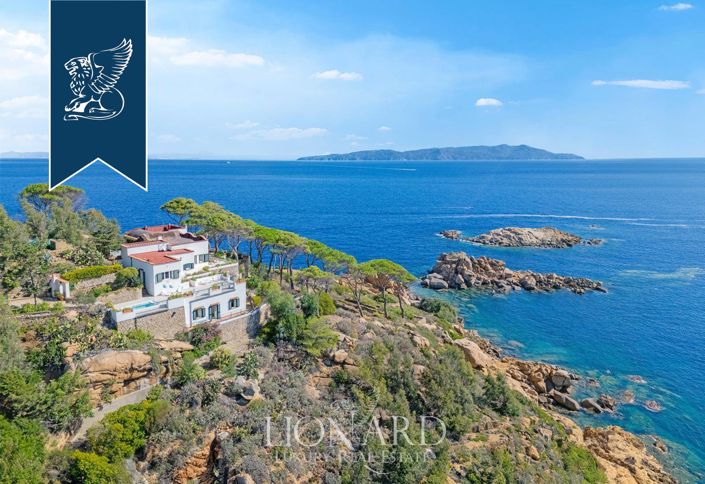 Image No.1-9 Bed Villa for sale