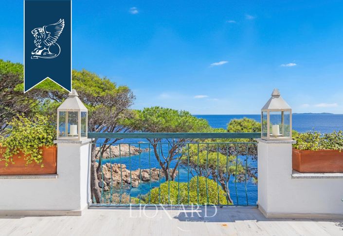 Image No.11-9 Bed Villa for sale