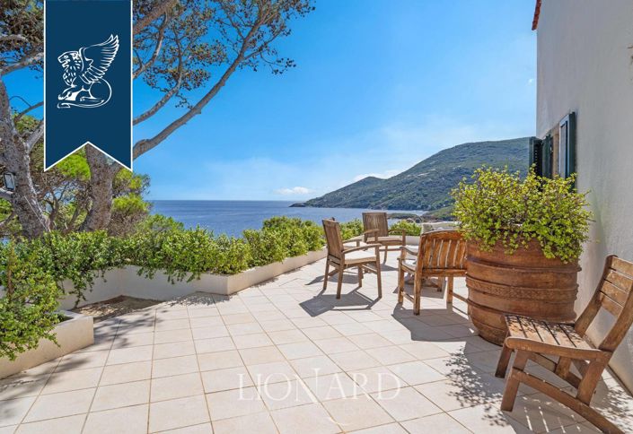 Image No.15-9 Bed Villa for sale