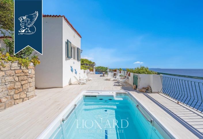 Image No.6-9 Bed Villa for sale