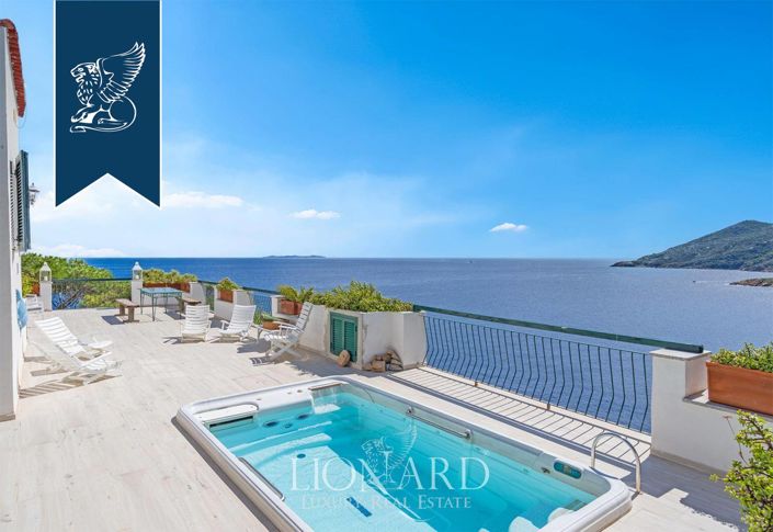 Image No.7-9 Bed Villa for sale