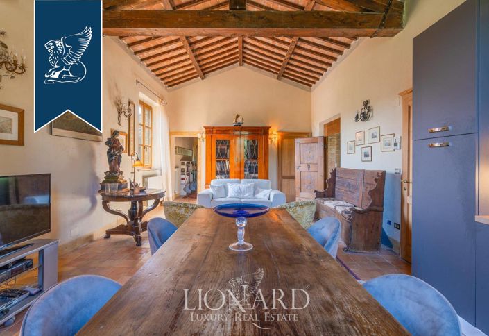 Image No.19-5 Bed Farmhouse for sale