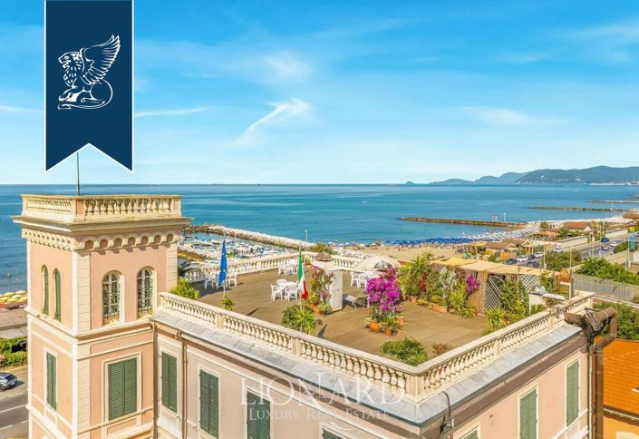 Image No.1-32 Bed Hotel for sale