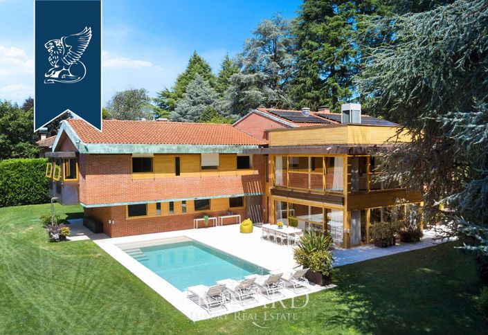 Image No.2-5 Bed Villa for sale