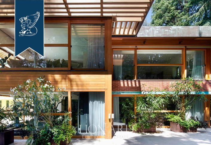 Image No.8-5 Bed Villa for sale