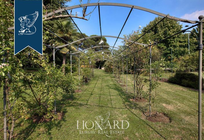 Image No.15-7 Bed Villa for sale