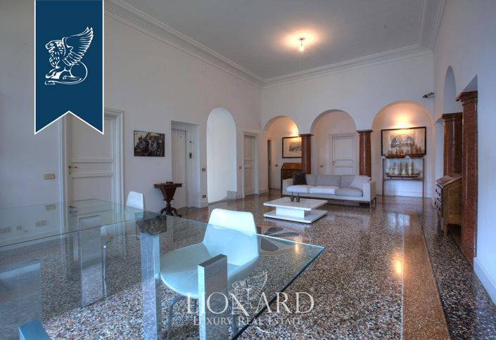 Image No.28-7 Bed Villa for sale