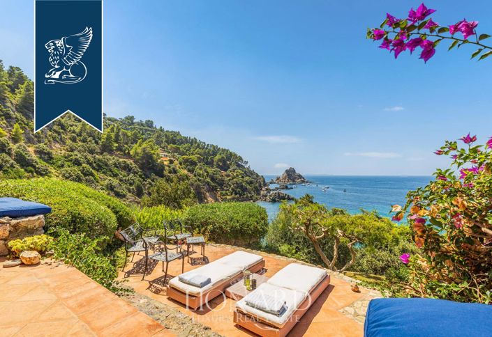 Image No.12-7 Bed Villa for sale