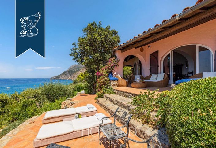 Image No.13-7 Bed Villa for sale