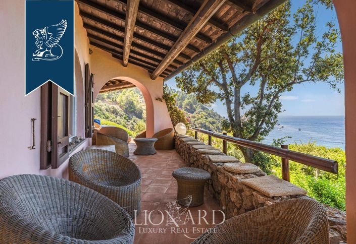 Image No.18-7 Bed Villa for sale