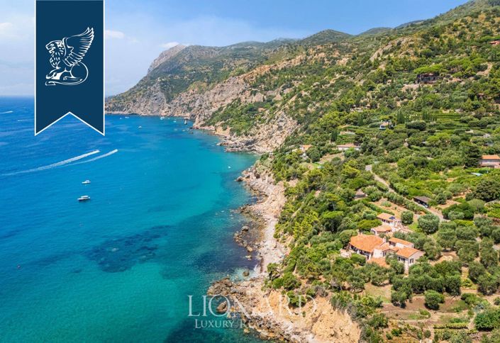 Image No.4-7 Bed Villa for sale