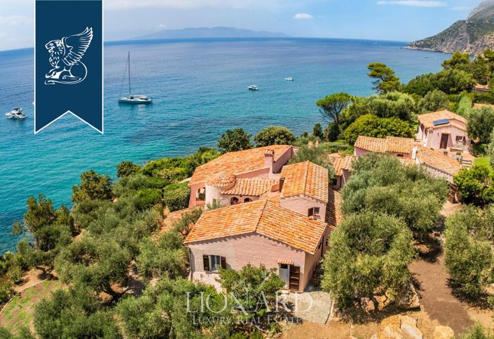 Image No.7-7 Bed Villa for sale