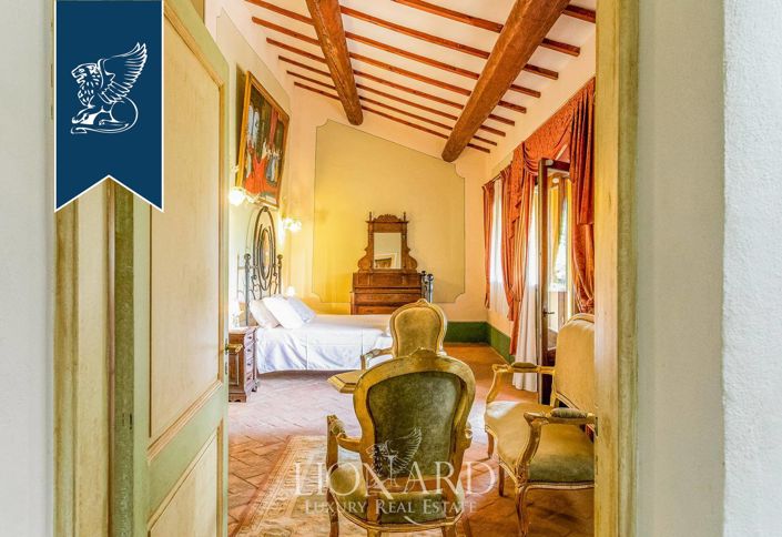 Image No.19-19 Bed Villa for sale