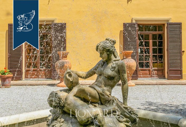 Image No.5-19 Bed Villa for sale