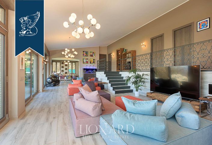 Image No.7-7 Bed Villa for sale