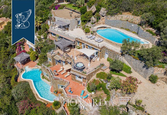 Image No.13-13 Bed Villa for sale